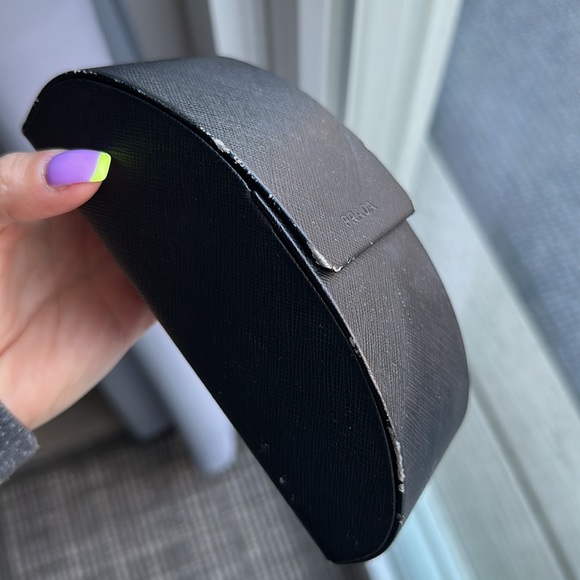 Prada sunglasses SPR25L gently used - Picture 7 of 8